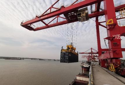 紓困解難、補(bǔ)缺挖潛&mdash;&mdash;制造業(yè)一線&ldquo;穩(wěn)產(chǎn)記&rdquo;