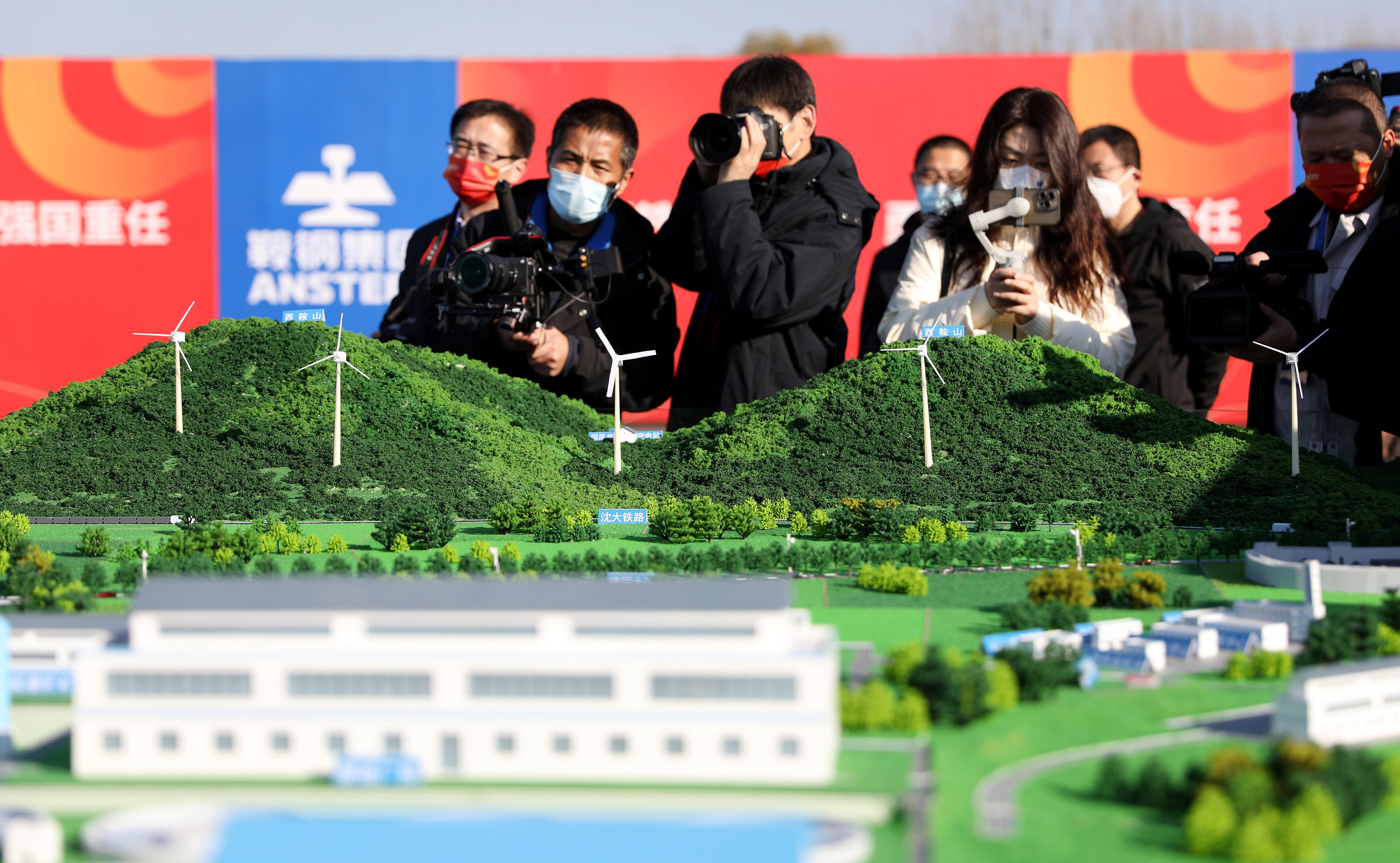 將&ldquo;鋼鐵糧食&rdquo;抓在自己手中 一批自有礦山加快上馬 鐵礦項目建設回暖　增產(chǎn)還須提&ldquo;質(zhì)&rdquo;