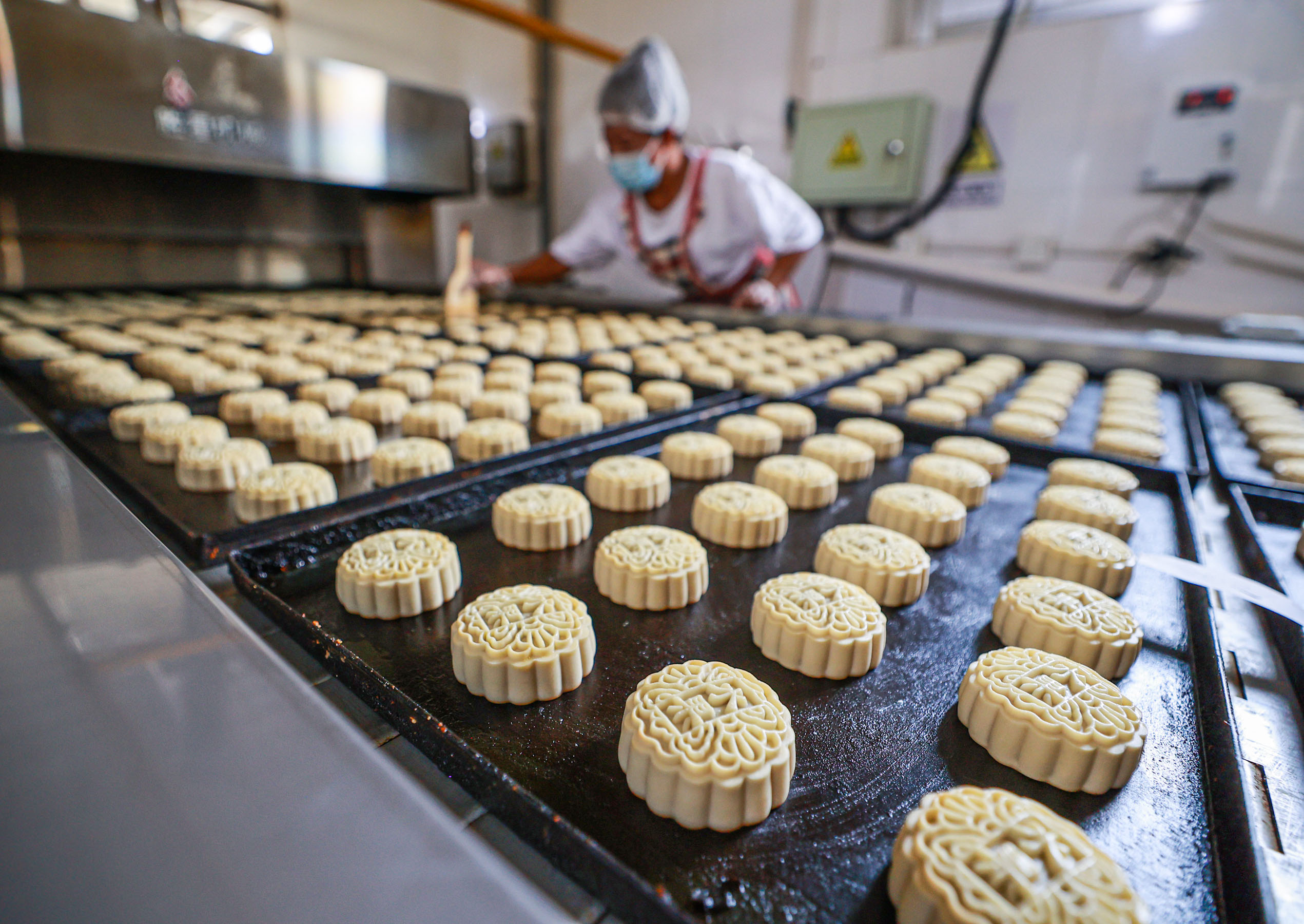 相關(guān)部門(mén)頻下&ldquo;瘦身令&rdquo;　部分商家花式避監(jiān)管&mdash;&mdash;中秋節(jié)月餅市場(chǎng)觀察