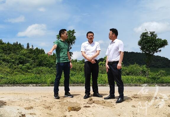 助推園區(qū)共建 聯(lián)農帶農穩(wěn)增收&mdash;&mdash;記廣東省粵黔協(xié)作工作隊銅仁工作組石阡小組組員、石阡縣政府辦副主任、縣鄉(xiāng)村振興局副局長祁奇?zhèn)?