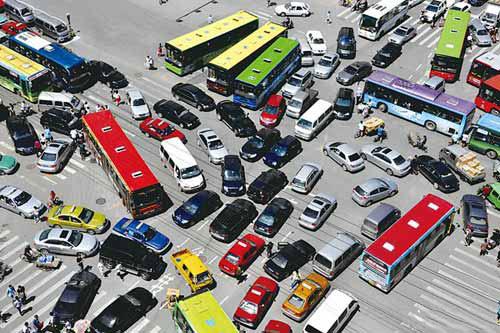 北京紓解&ldquo;首堵&rdquo;之困　擁堵費山雨欲來