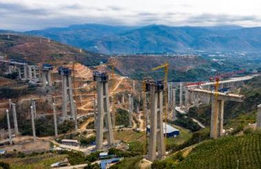 咬定全年目標任務　央企&ldquo;組合拳&rdquo;奮力穩(wěn)發(fā)展